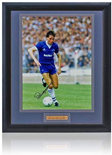 Pat Van Den Hauwe El İmzalı 16x12 Çerçeveli Everton Fotoğraf AFTAL COA
