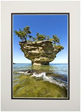 Port Austin, Michigan-Huron Gölü'ndeki Şalgam Kayası (11x14 Çift Mat Tahta Duvar Sanatı, Dijital Baskı)